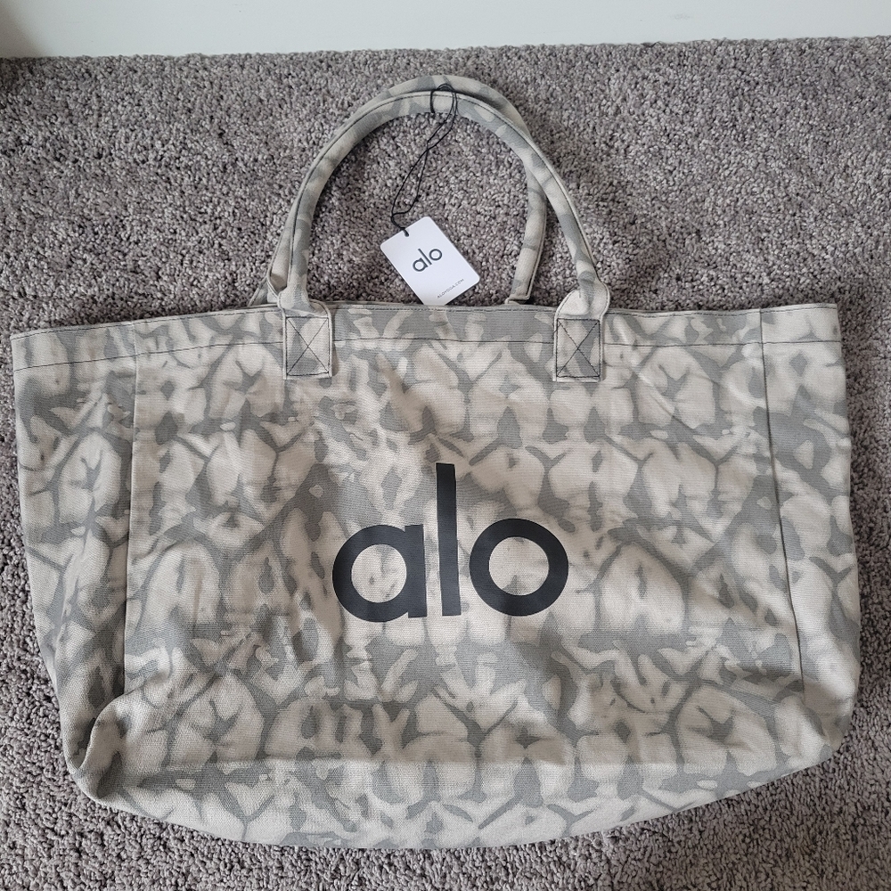 ALO Yoga | Tie Dye Shopper Tote Bag